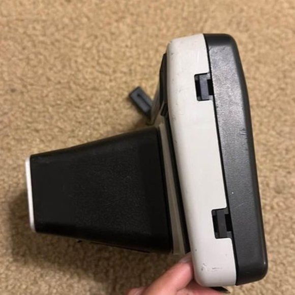 The Handle Kodak Instant Camera - Picture 6 of 9